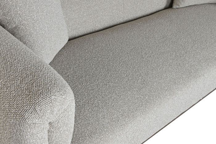 Detalle de los cojines del Sofá Shaolin, diseño cómodo y elegante en estilo natural contemporáneo