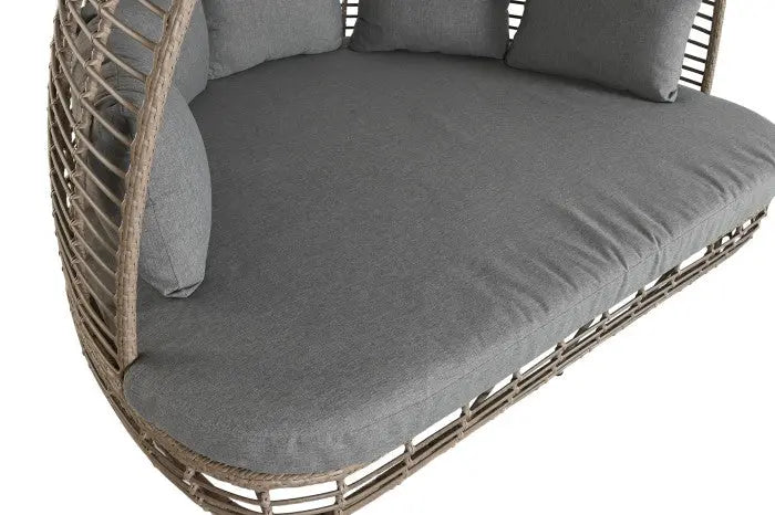 Cama Chill de ratán sintético para exterior con estructura de aluminio – Maena Home
