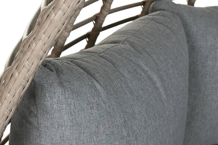 Cama Chill de ratán sintético para exterior con estructura de aluminio – Maena Home
