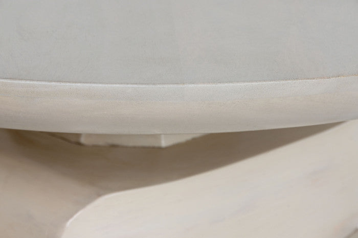 Mesa centro Fukuoka en salón de estilo natural contemporáneo, combinada con sofá neutro