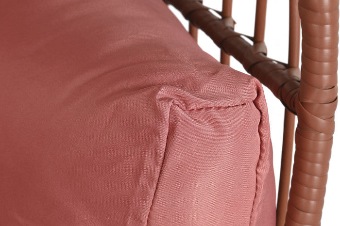 Sillón de ratán sintético rosa viejo con cojines para exterior
