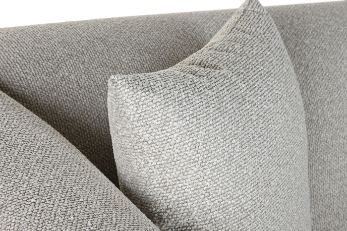 Sofá Shaolin en salón de estilo Japandi, ambiente sereno con decoración natural MAENA HOME